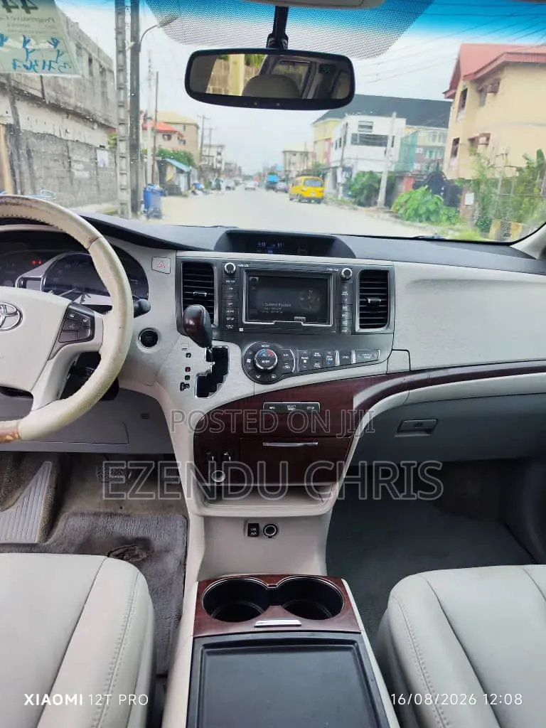 Toyota Sienna 2012 Gray