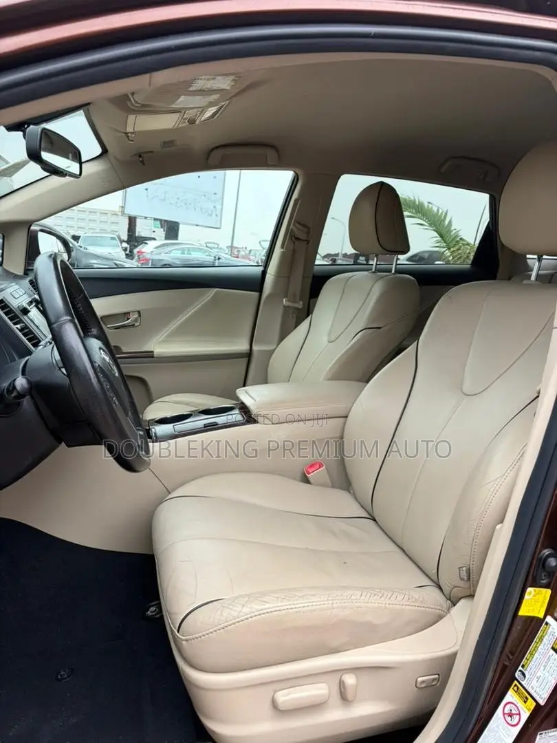 Toyota Venza XLE AWD V6 2013 Brown