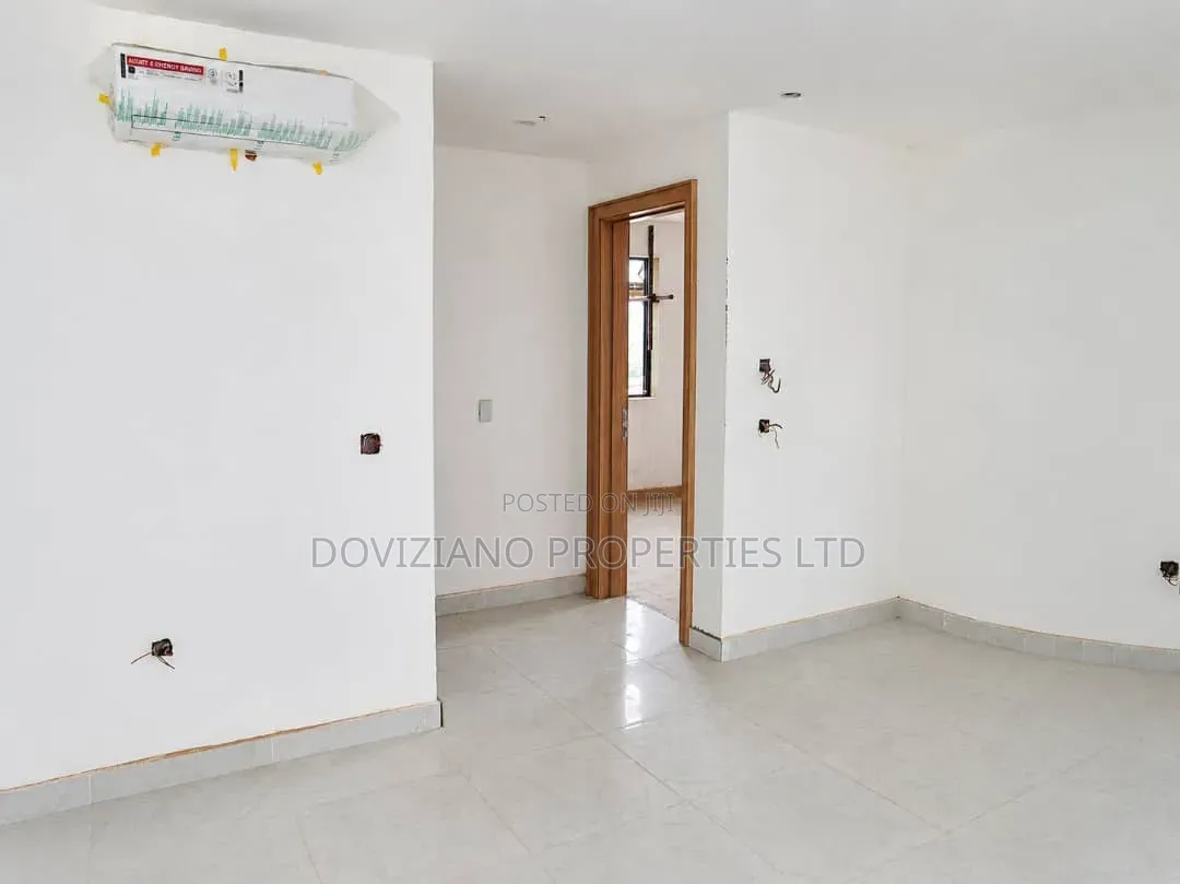 3bdrm Apartment in Saka Tinubu for sale