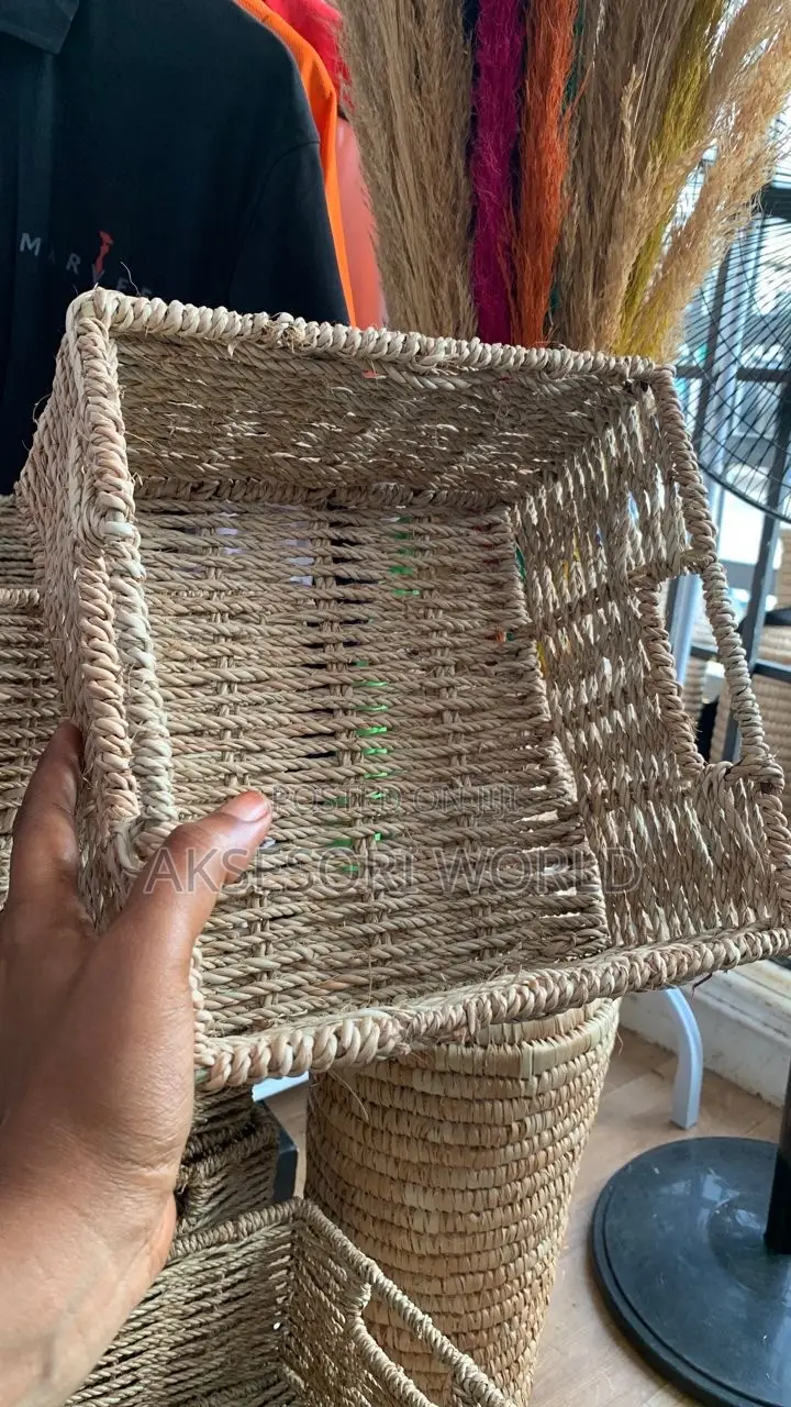 10 X 10 Inches Rattan Basket Hamper Basket. MOQ: 10pcs