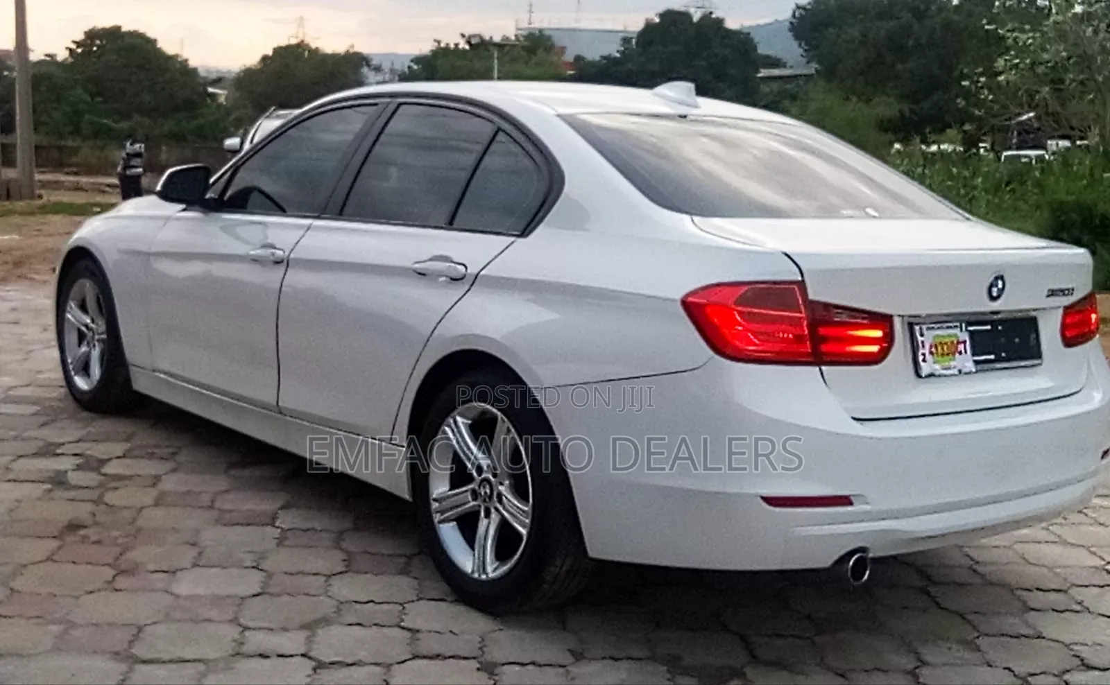 BMW 3 Series 320i RWD 2014 White