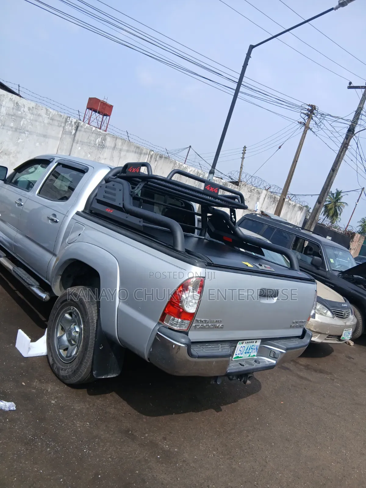 Rolling Cover and Rugged Bar Spoiler