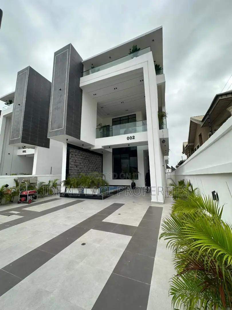 5bdrm Duplex in Ikota for sale