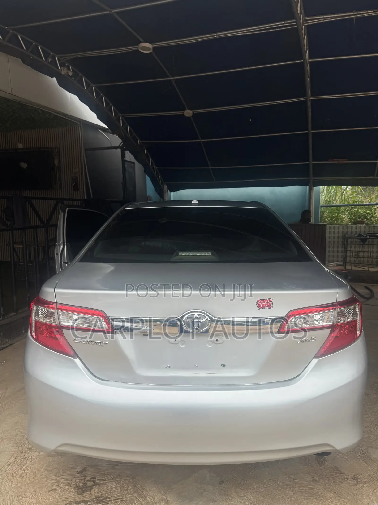 Toyota Camry XLE 4dr Sedan (2.5L 4cyl 6A) 2014 Silver