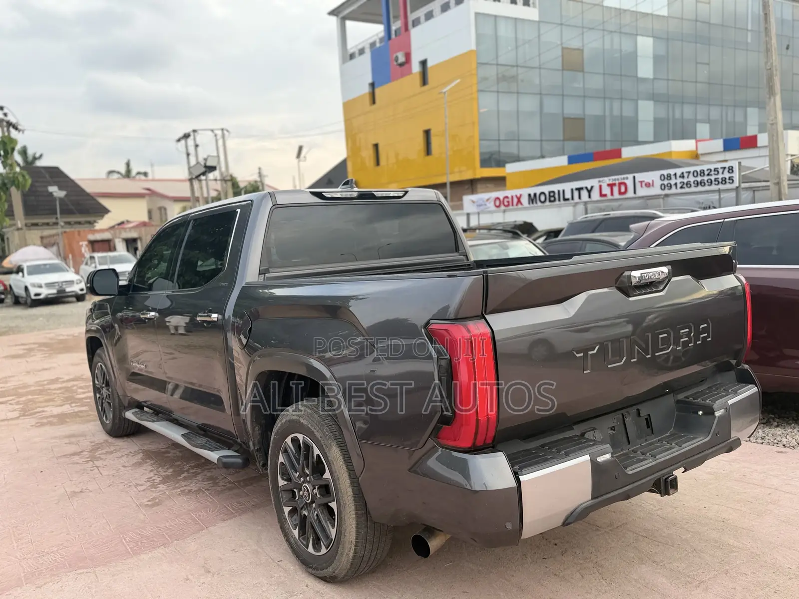 Toyota Tacoma 2023 Gray