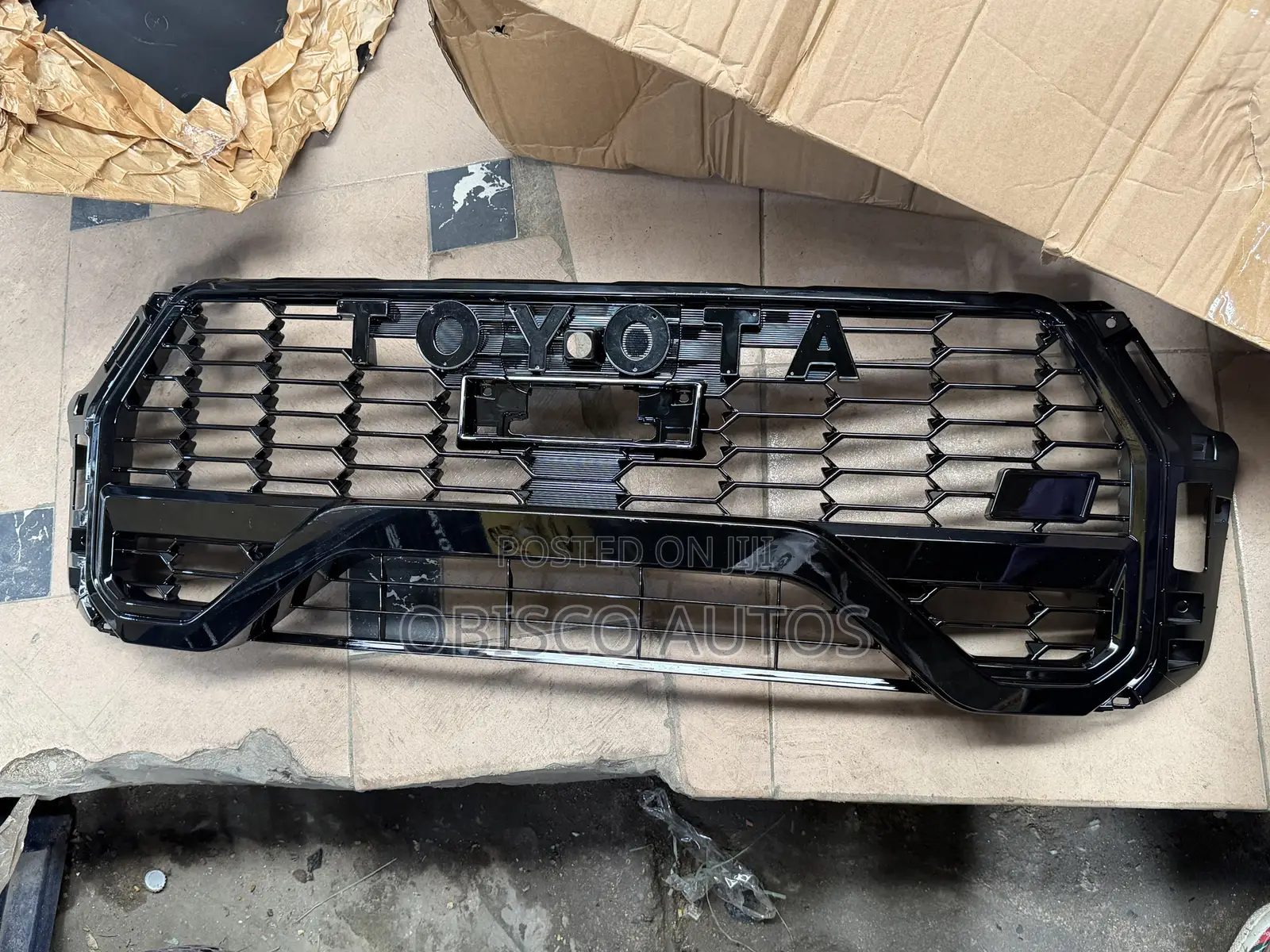 Hilux 2024/2025 Front Grille