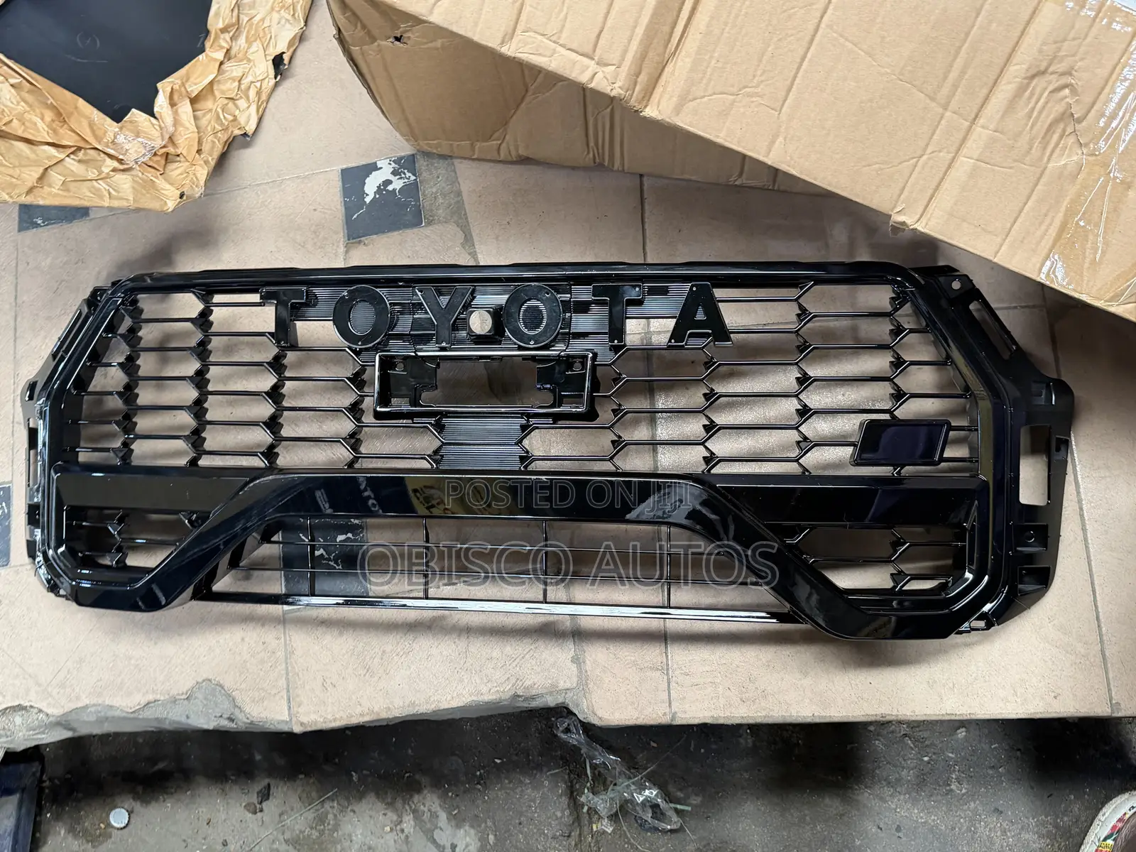 Hilux 2024/2025 Front Grille