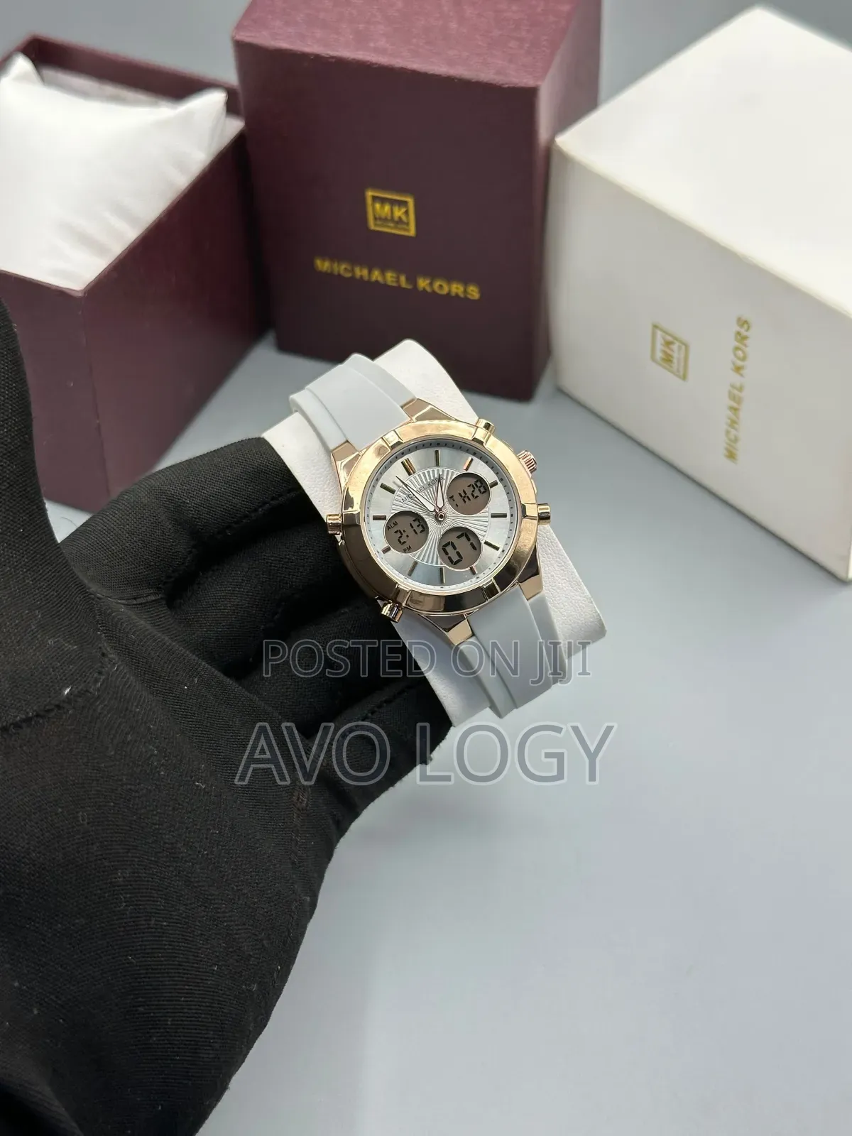 Feminine Micheal Kors Wristwatch