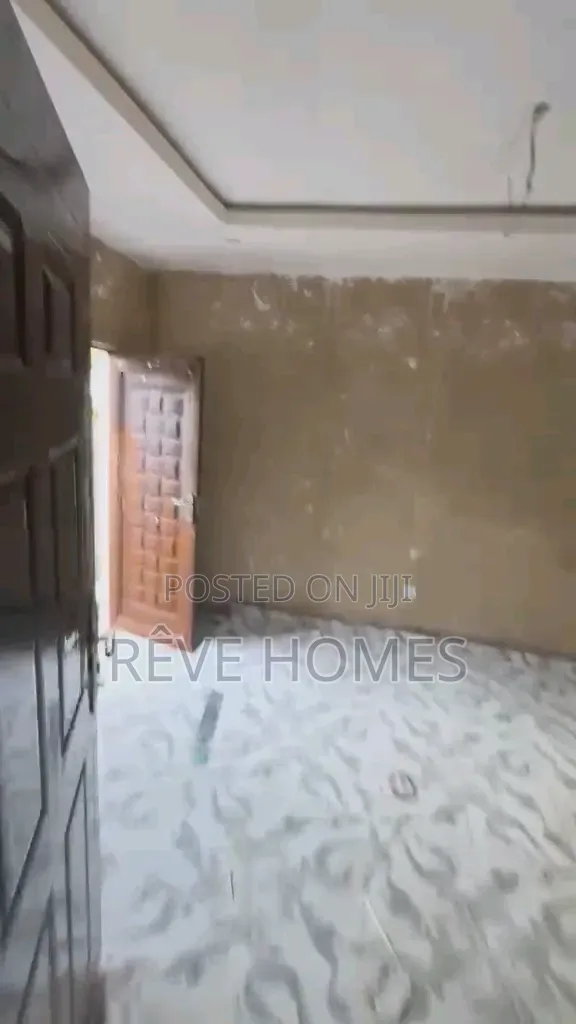 Mini Flat in Soluyi for rent