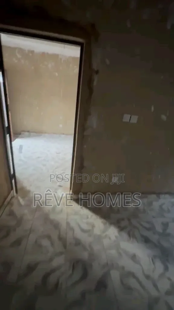 Mini Flat in Soluyi for rent