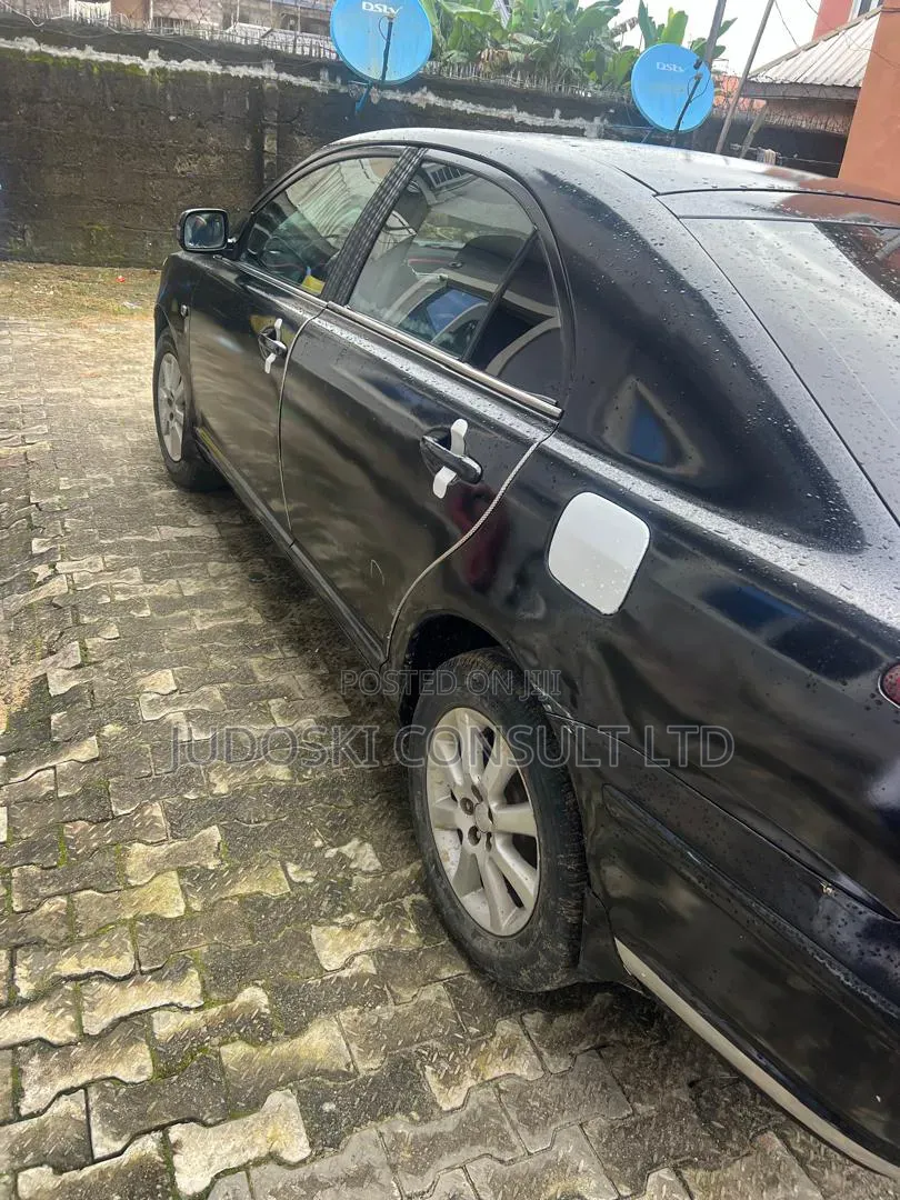 Toyota Avensis 2006 Blue