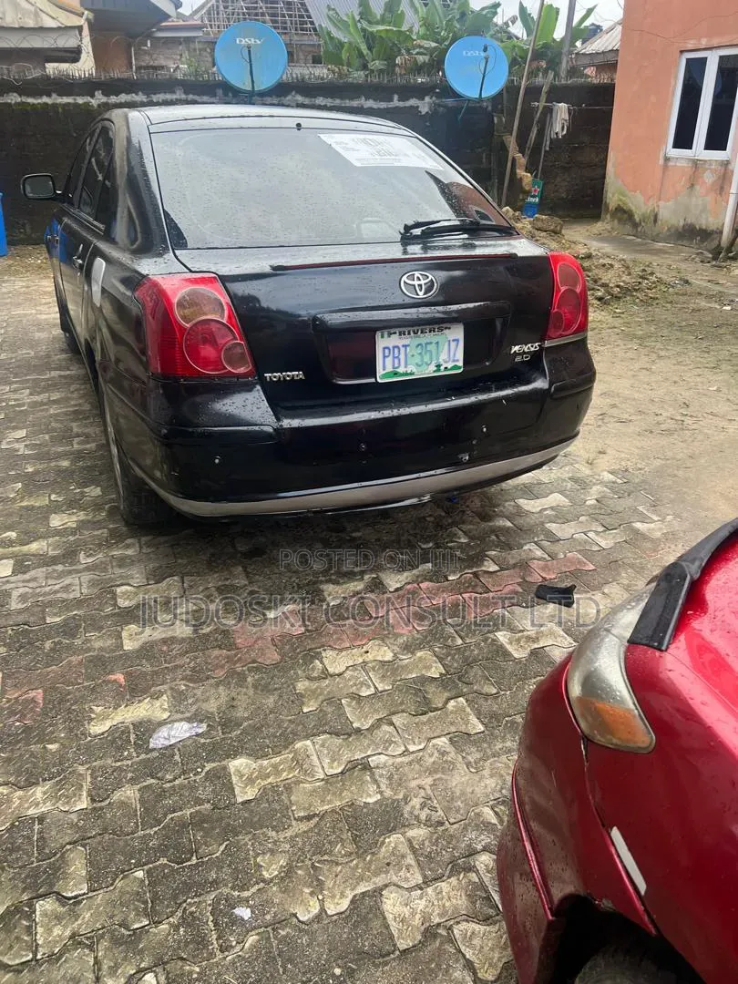 Toyota Avensis 2006 Blue