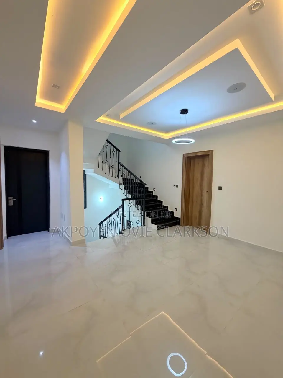 4bdrm Townhouse/Terrace in Guzape District for sale