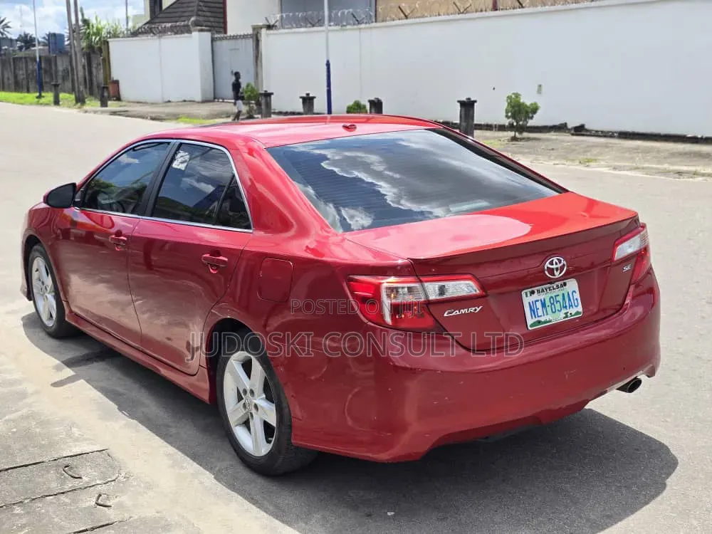 Toyota Camry 2014 Red