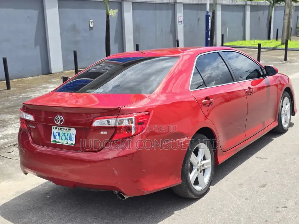 Toyota Camry 2014 Red