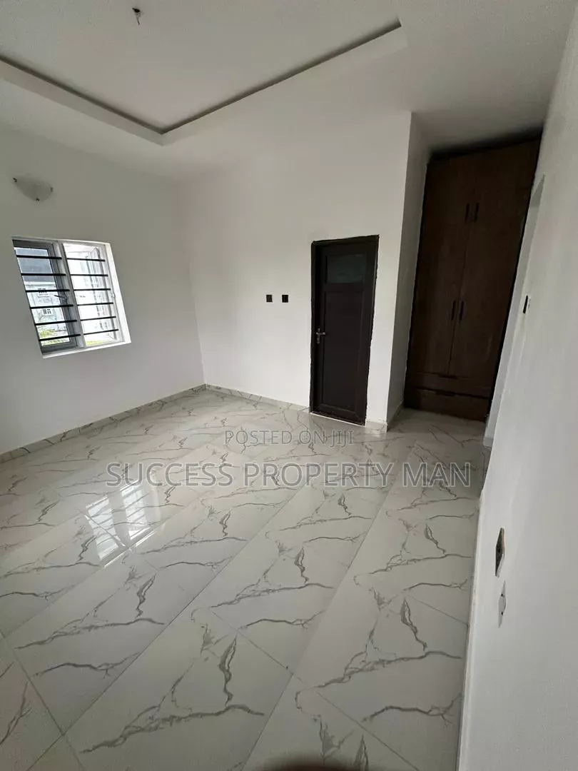 3bdrm Block of Flats in Egbelu, Choba for sale