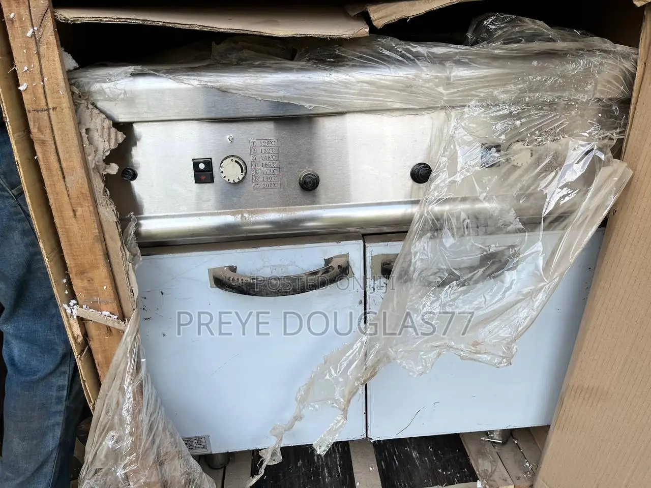 Brand New GF985 Commercial Gas Deep Fryer With Cabinet