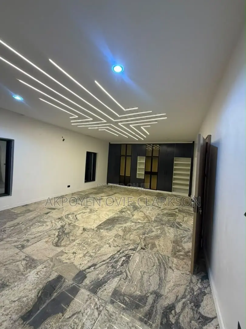 5bdrm Duplex in Asokoro for sale
