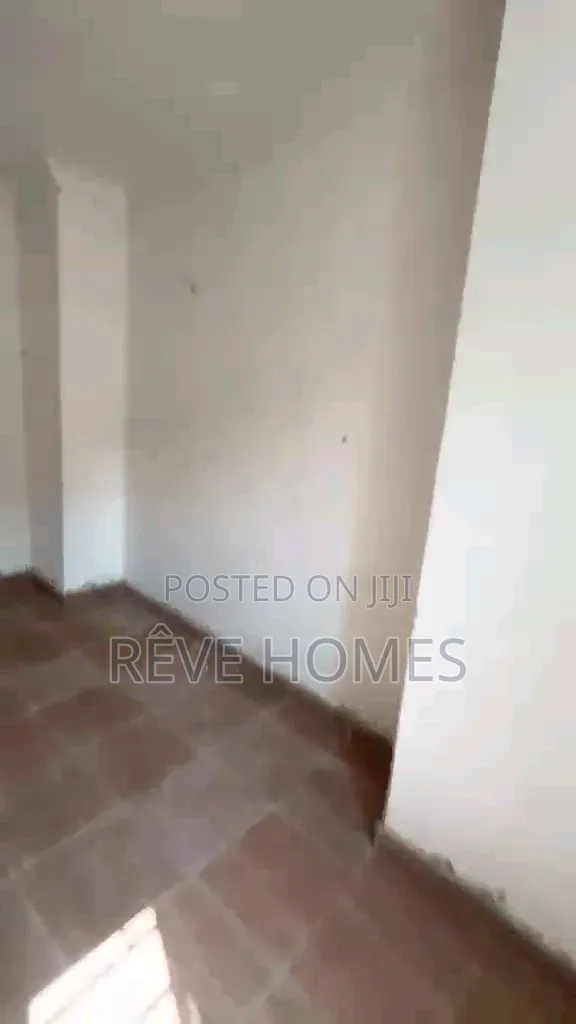 Mini Flat in Iwaya for rent