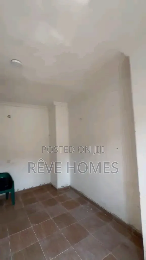 Mini Flat in Iwaya for rent