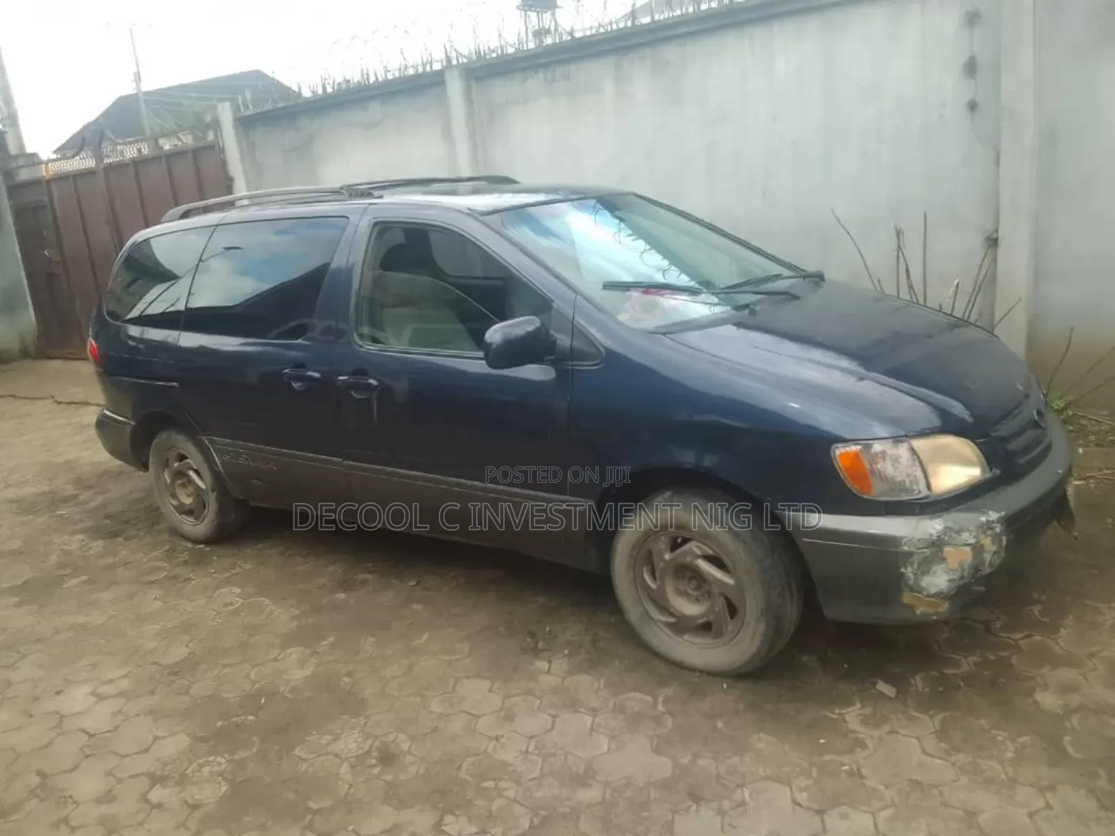 Toyota Sienna LE 2002 Blue