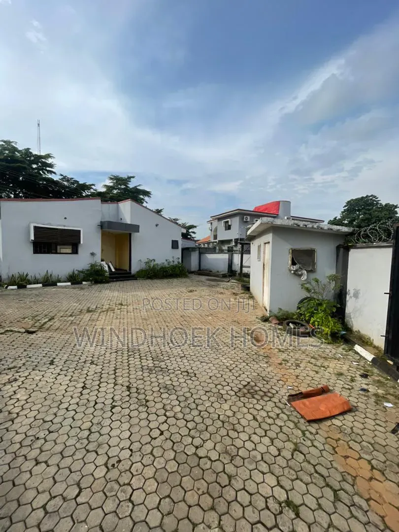3bdrm Bungalow in Wuse 2 for rent
