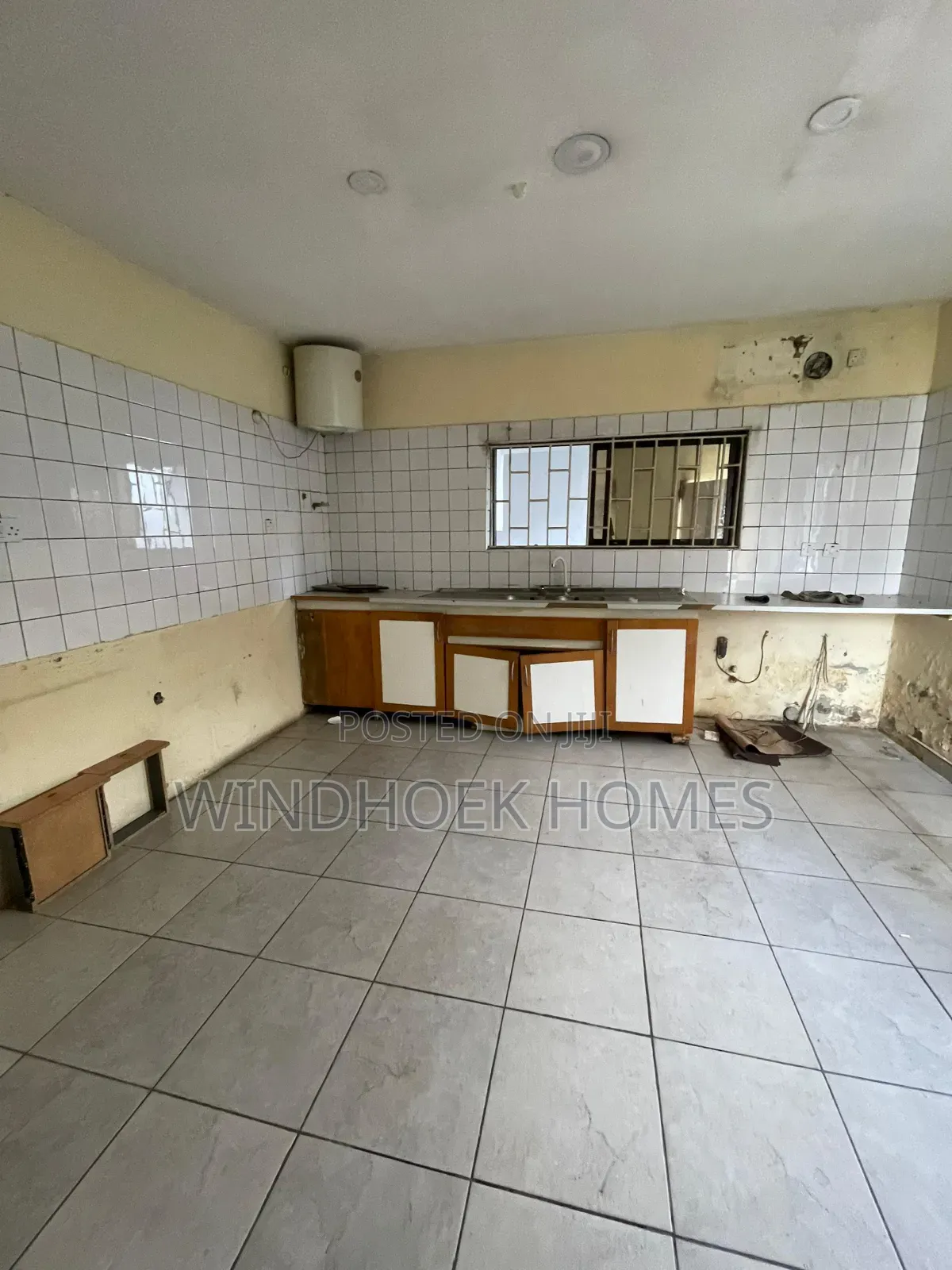 3bdrm Bungalow in Wuse 2 for rent