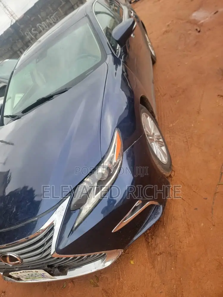 Lexus ES 2014 Blue