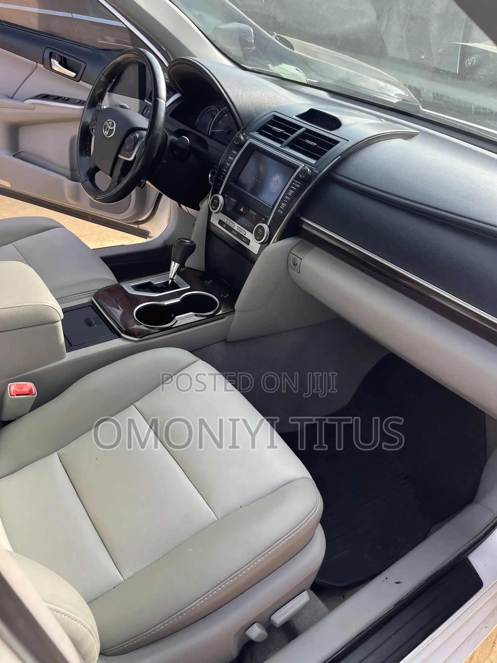 Toyota Camry XLE 4dr Sedan (3.5L 6cyl 6A) 2014 White