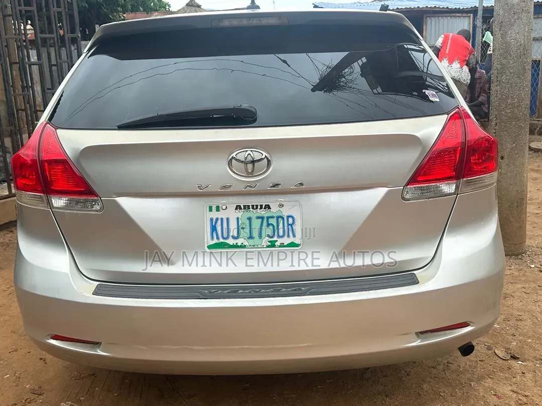 Toyota Venza 2012 Silver