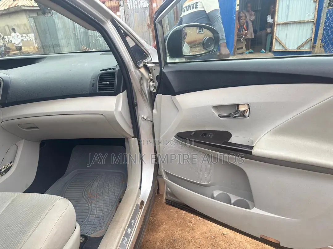 Toyota Venza 2012 Silver