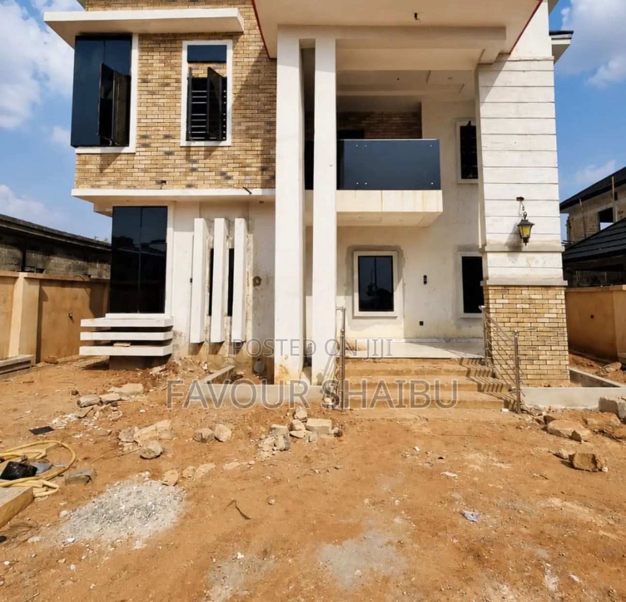 5bdrm Duplex in Benin City for sale