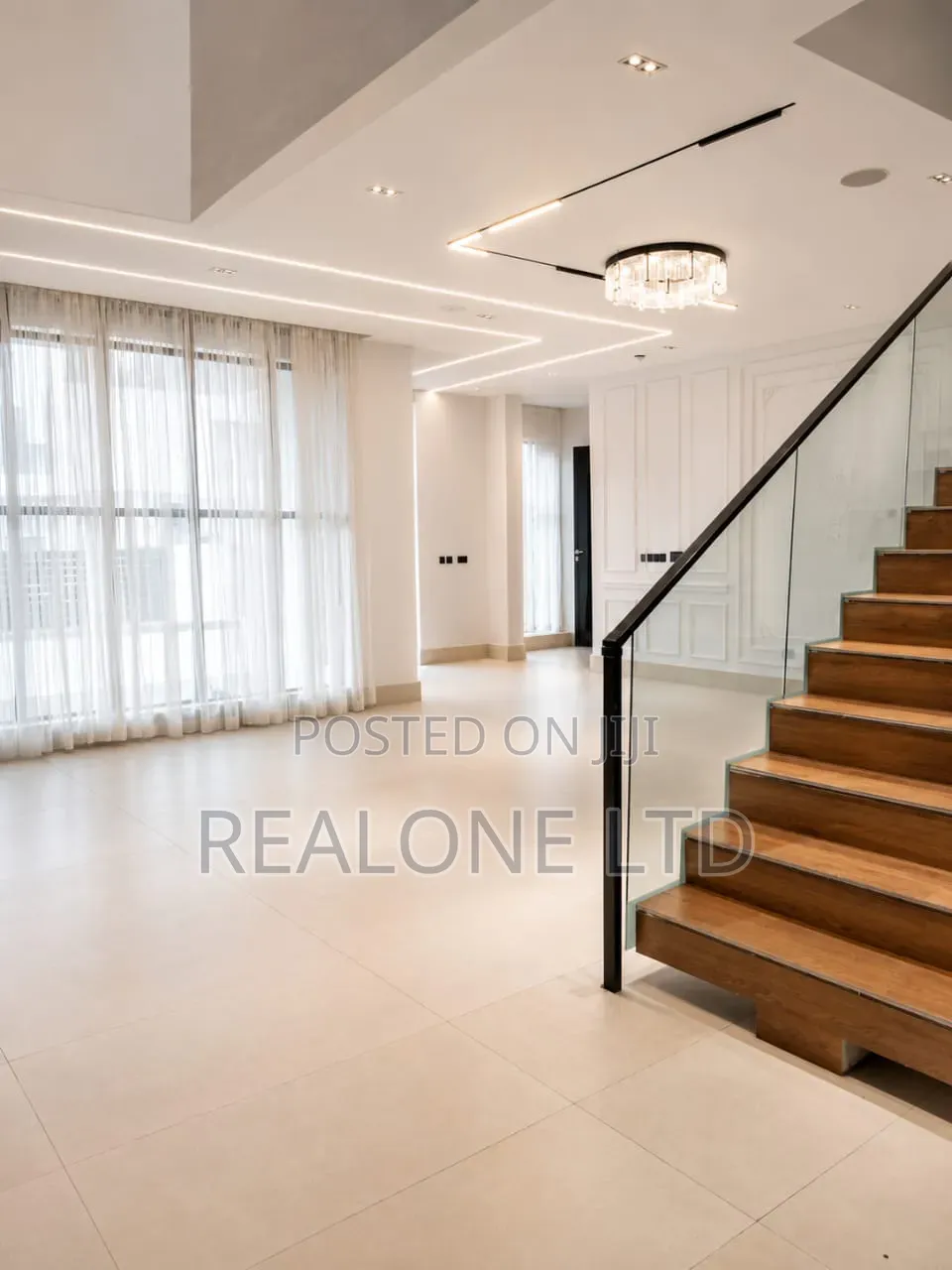 5bdrm Duplex in Ikota for sale