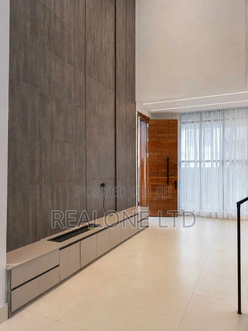 5bdrm Duplex in Ikota for sale