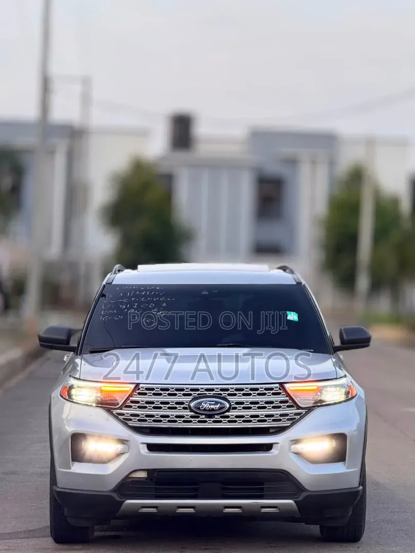 Ford Explorer 2020 Silver