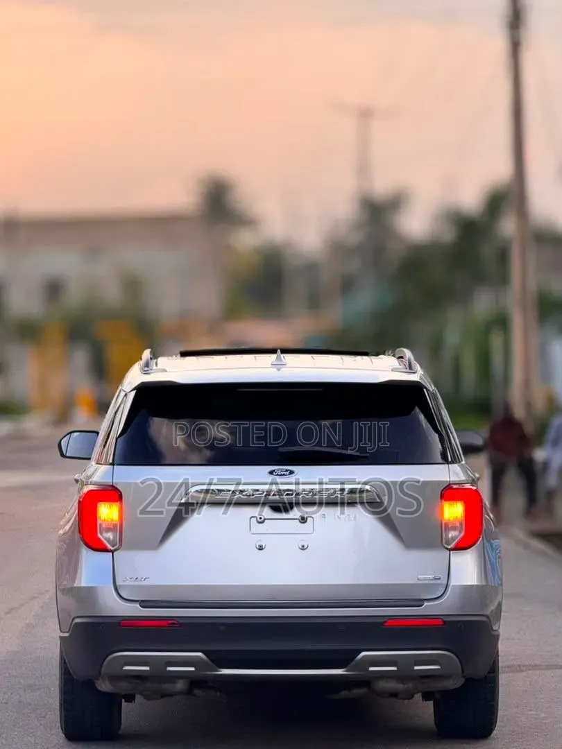Ford Explorer 2020 Silver