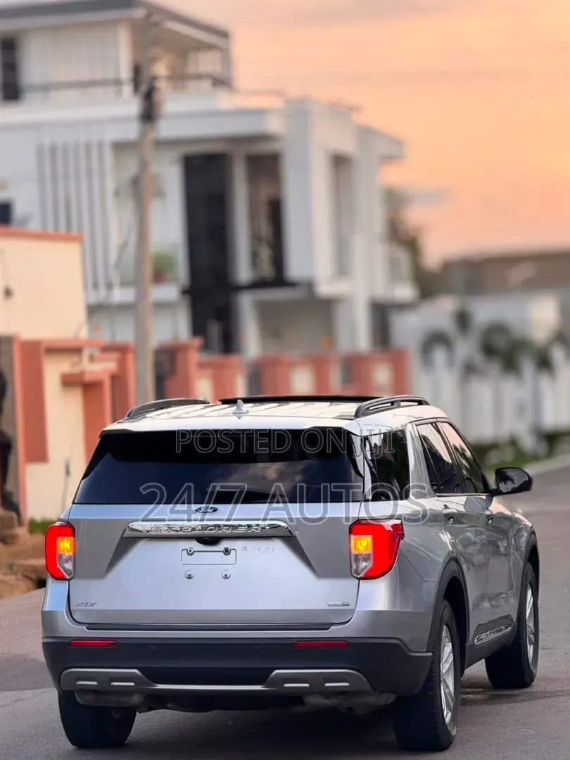 Ford Explorer 2020 Silver