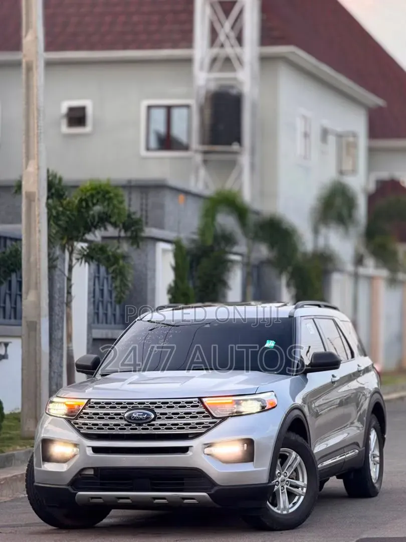 Ford Explorer 2020 Silver