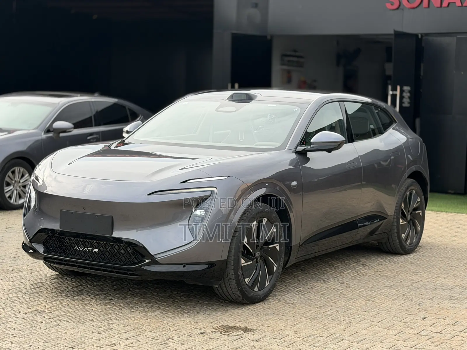 New Avatr 11 2025 Gray