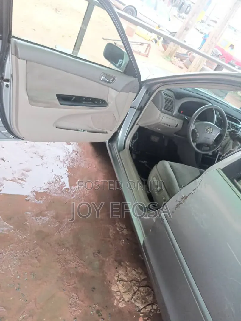 Toyota Camry 2006 Silver