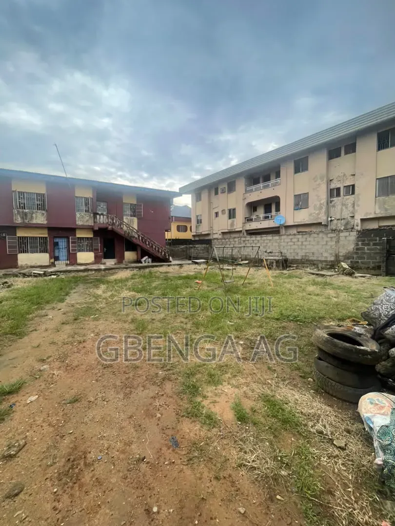 2bdrm Block of Flats in Ejigbo Lagos, Obafemi-Owode for sale