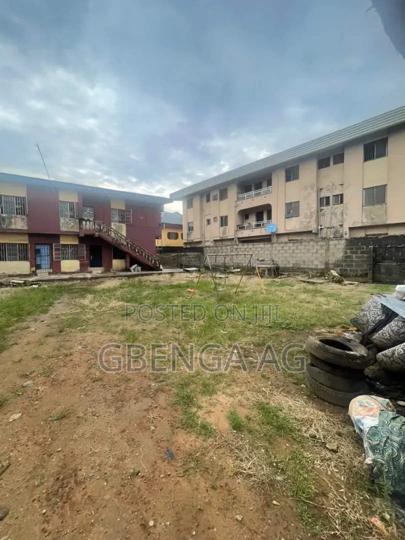 2bdrm Block of Flats in Ejigbo Lagos, Obafemi-Owode for sale