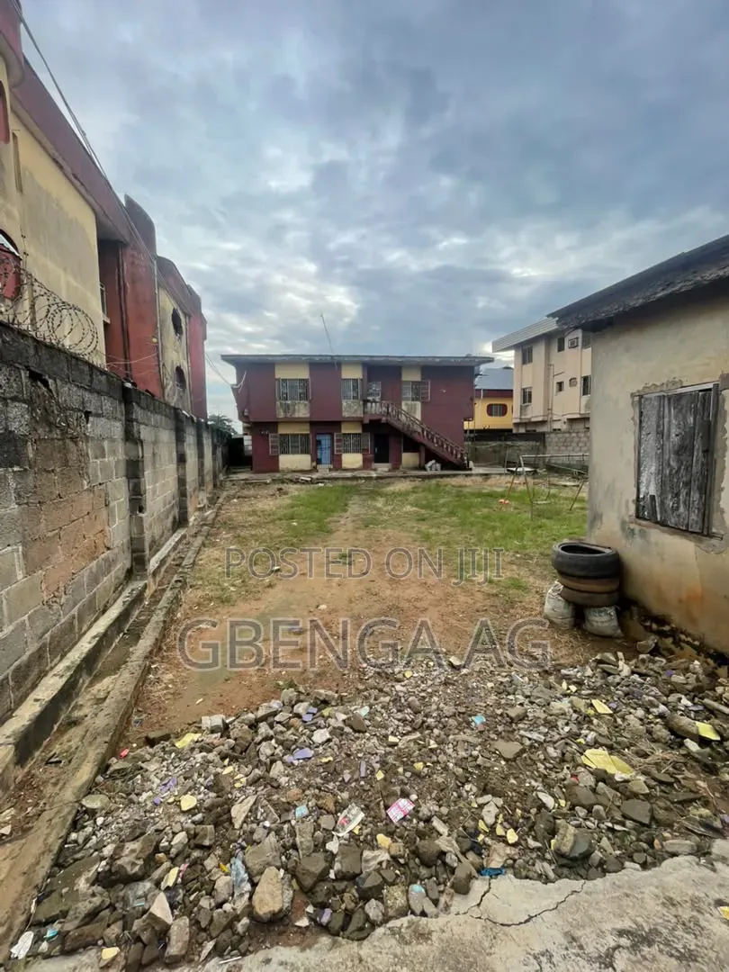2bdrm Block of Flats in Ejigbo Lagos, Obafemi-Owode for sale