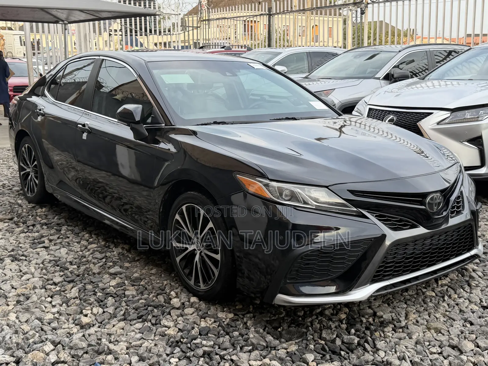 Toyota Camry SE FWD (2.5L 4cyl 8AM) 2018 Black