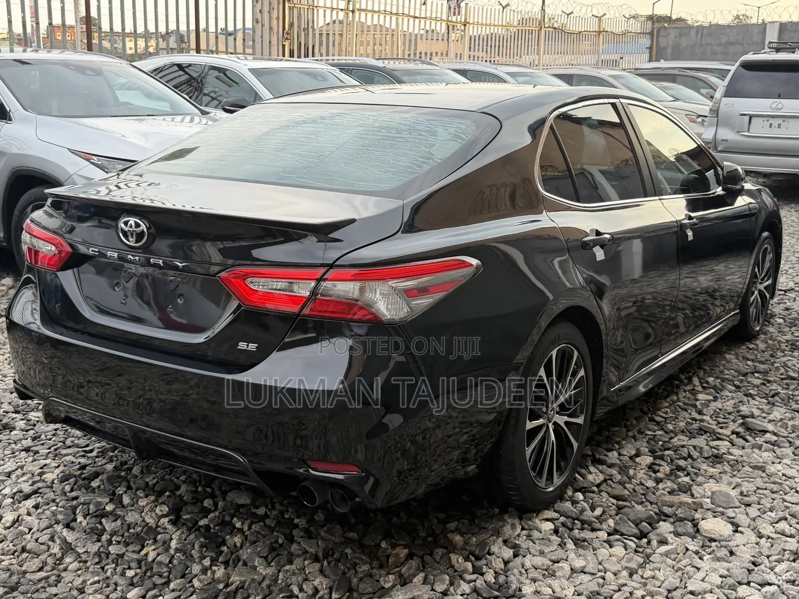 Toyota Camry SE FWD (2.5L 4cyl 8AM) 2018 Black