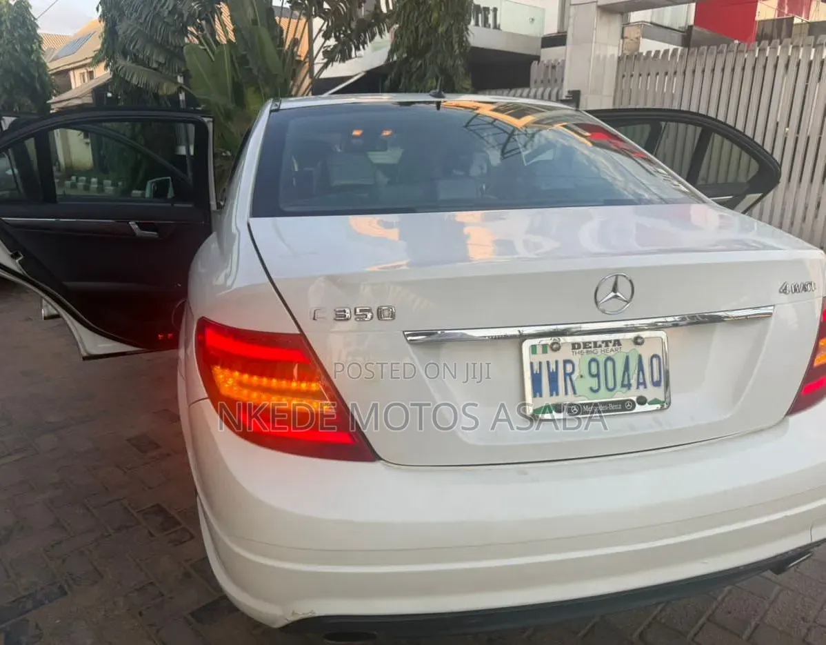 Mercedes-Benz C300 2010 White