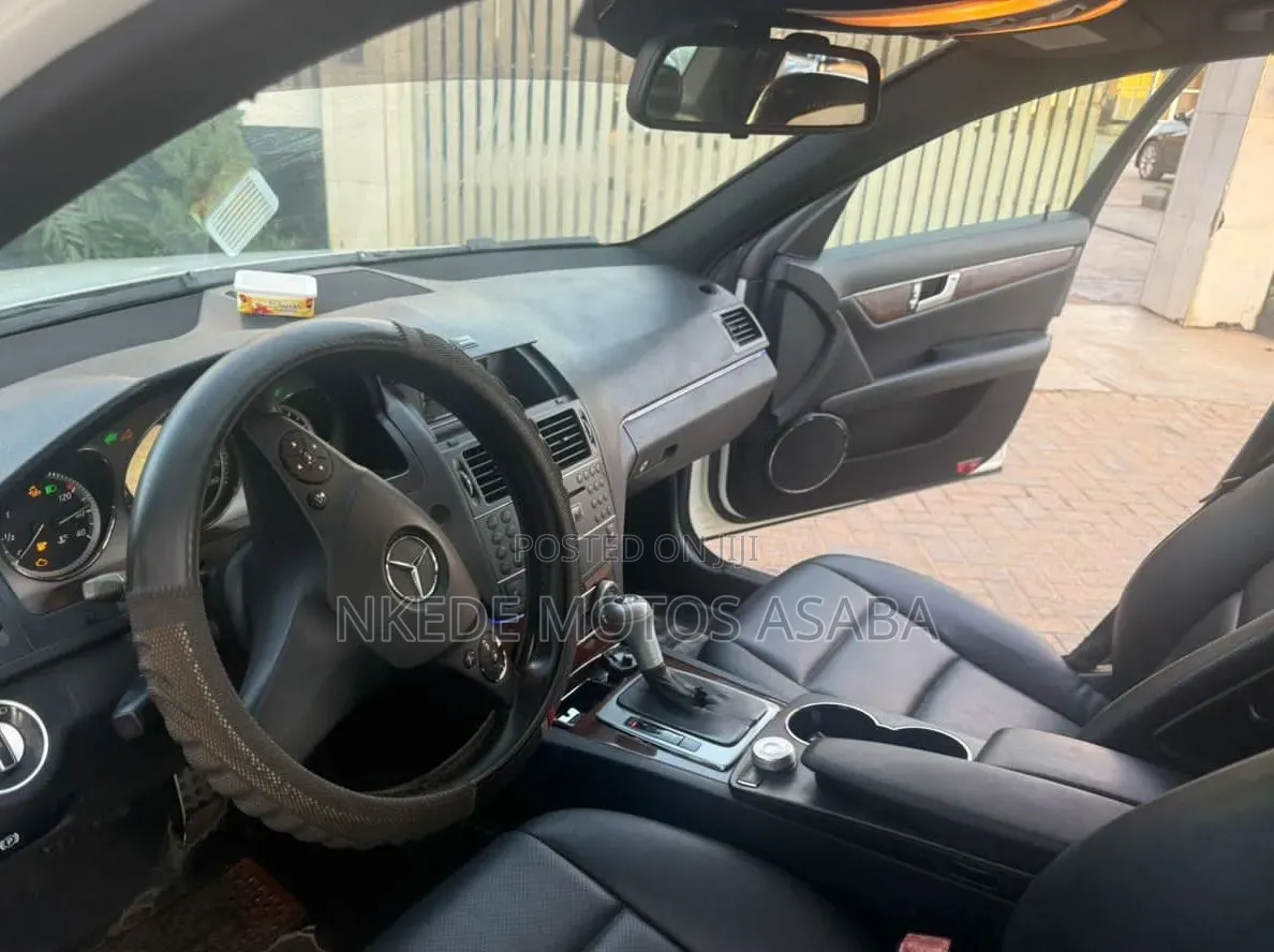 Mercedes-Benz C300 2010 White