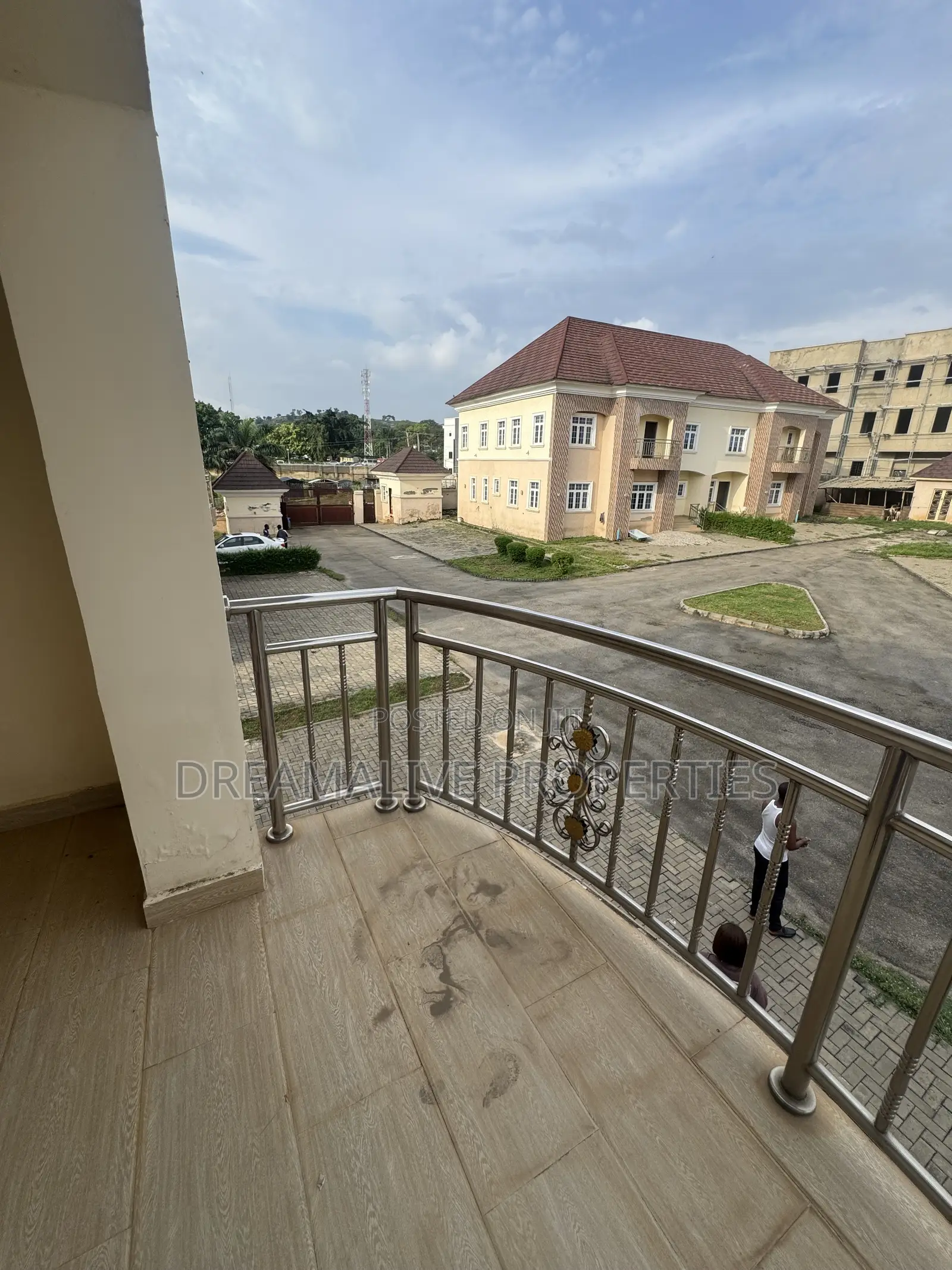 4bdrm Duplex in Life Camp for rent