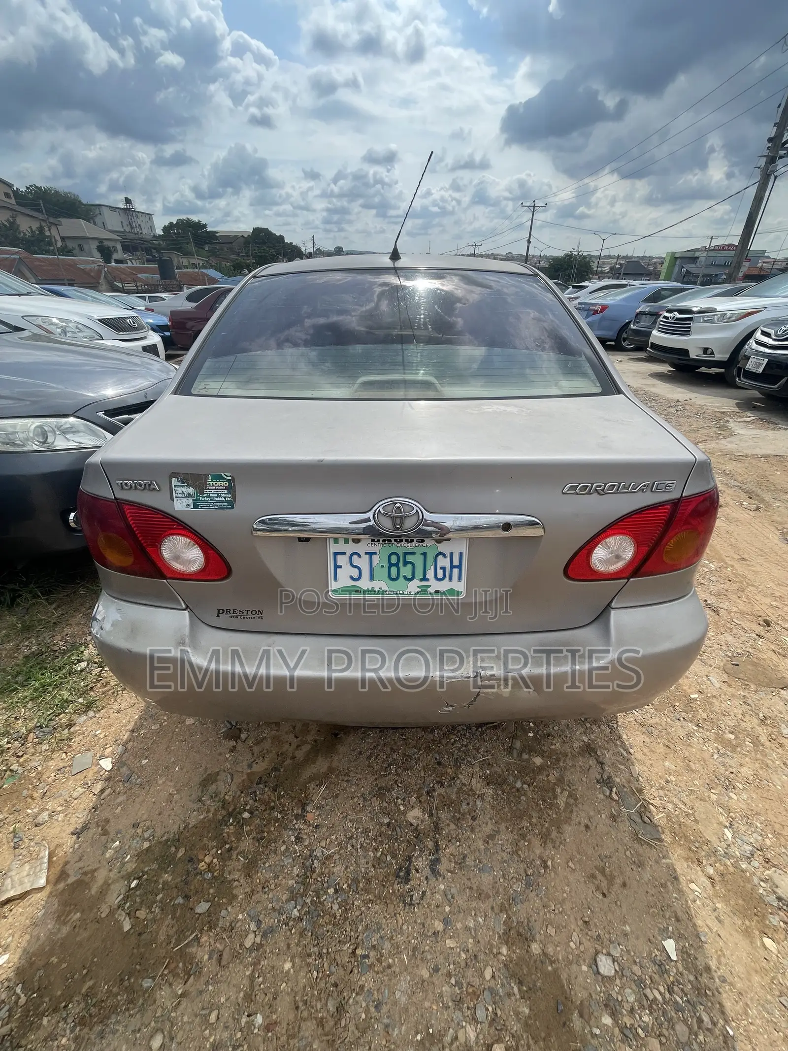 Toyota Corolla LE 2005 Gold