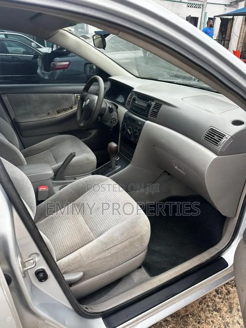 Toyota Corolla LE 2006 Silver